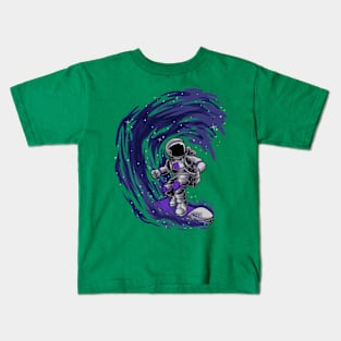 astronaut surfing Kids T-Shirt